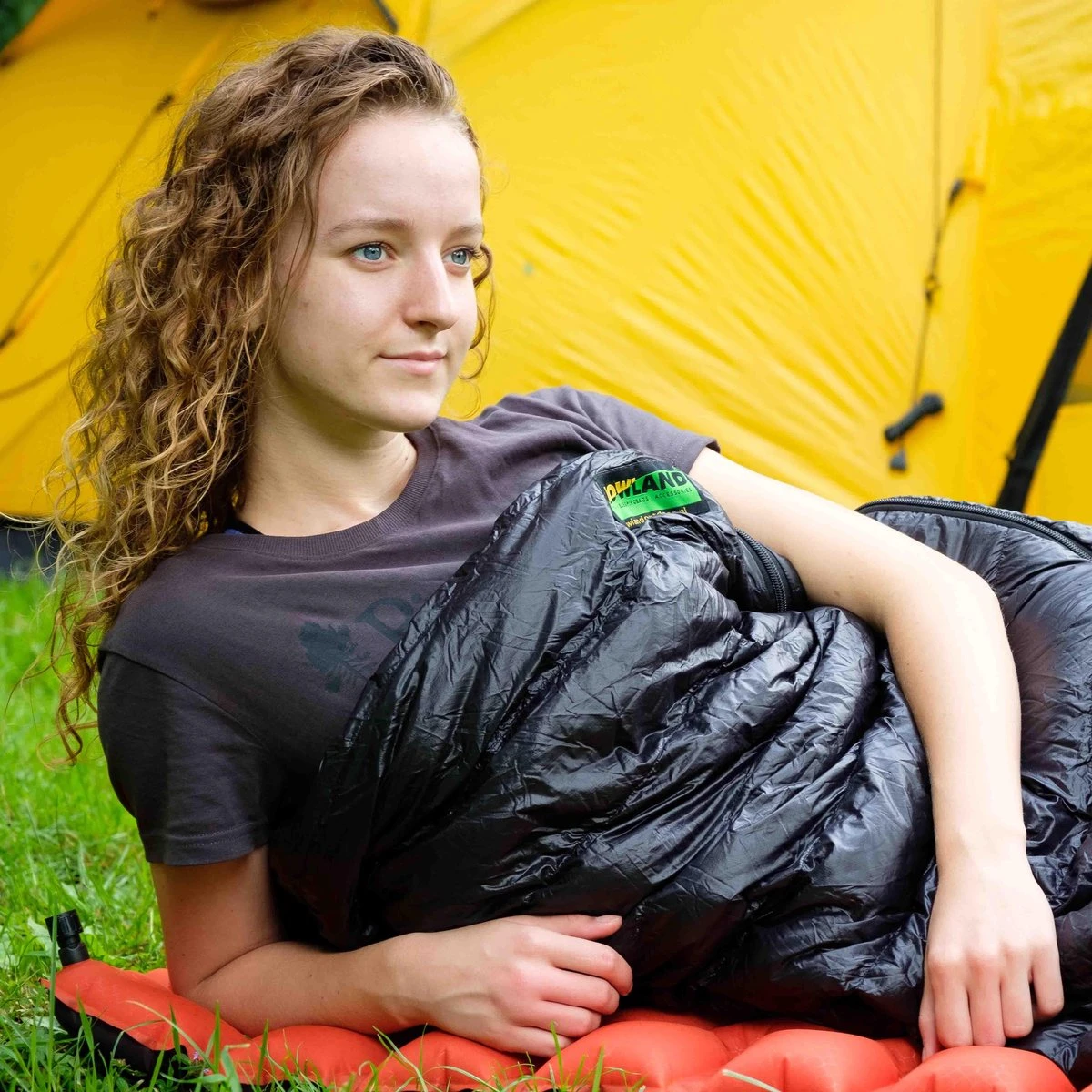 LOWLAND OUTDOOR® Ultra Compact Blanket - Donzen Slaapzak - Gewicht 495g - 210x80 Cm - Comfort Temperatuur +8°C 7 LOWLAND OUTDOOR® Ultra Compact Blanket - Donzen Slaapzak - Gewicht 495g - 210x80 Cm - Comfort Temperatuur +8°C - Afbeelding 5