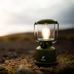 Favour L0818 Retro Camping Lamp Oplaadbaar LED, 320 Lumen, IP64 Waterdicht, Draagbare Kampeerlamp, Tentlamp, Acculamp, Traploos Dimbare Lamp Incl. Kaarslicht-modus, Groen -Aanbiedingen Kampeer Zen Winkel 1200x1200 883