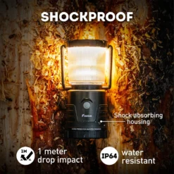 Favour L1061 Camping Lamp LED, 875 Lumen, IP64, Waterdicht, Draagbare Kampeerlamp, Tentlamp, Schokbestendig, 4 Verschillende Lichtmodi Incl Kaarslicht-modus, Afneembaar Deksel, Handig & Compact Formaat -Aanbiedingen Kampeer Zen Winkel 1200x1200 985