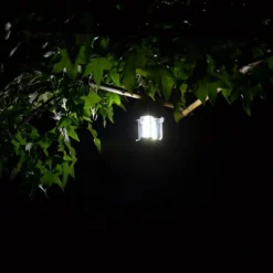 LED Camping Lamp 2 In 1 Hoge Kwaliteit - Zaklamp En Campinglamp - Inclusief AA Batterijen -Aanbiedingen Kampeer Zen Winkel 1200x768 3